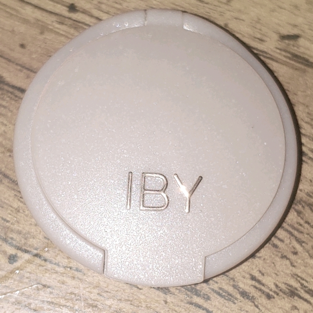 Iby eye shadow